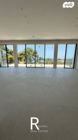 גג/ פנטהאוז, קרית יערים, רמת השרון