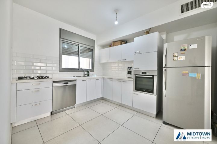 דירה, דוד זהבי, הזמר העברי, כפר סבא