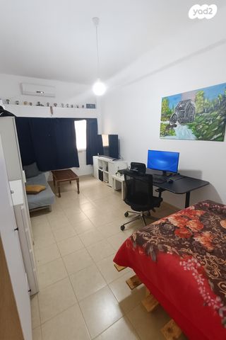 דירה, שרה, שער פלמר, תחנת רכבת השמונה, חיפה