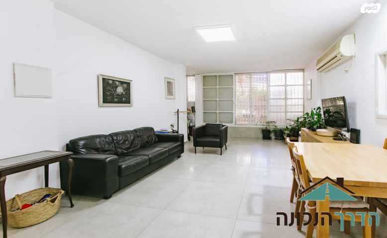 דירה, דוד וולפסון, רמז, מערב ותיק, ראשון לציון