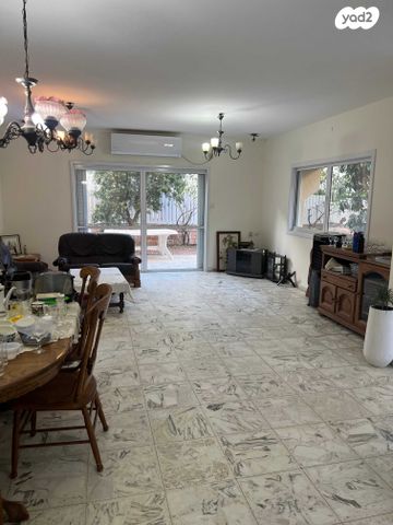 בית פרטי/ קוטג', הסנפיר, נווה ים, ראשון לציון