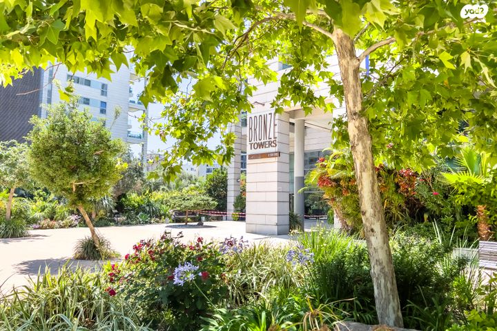 דירה, ניסים אלוני, צמרות איילון, פארק צמרת, תל אביב יפו