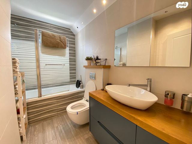 דירה, מנחם בגין 18, נווה גנים, קרית מוצקין