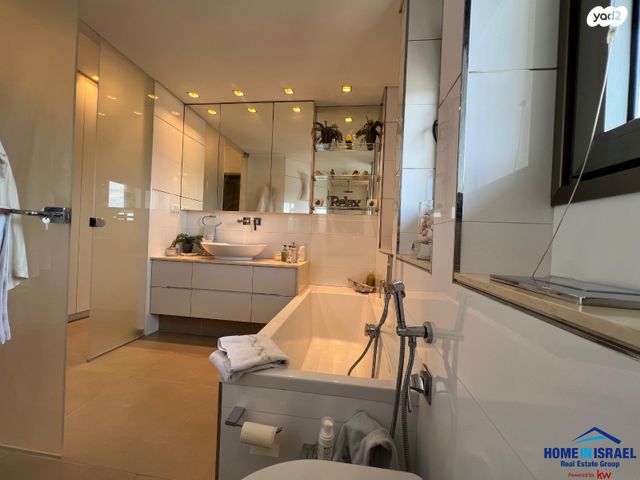 דירה, שדרות ניצה 26, צפון מערב מרכז העיר, נתניה