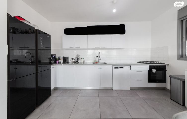 דירה, חיים הרצוג, פסגות אפק, ראש העין