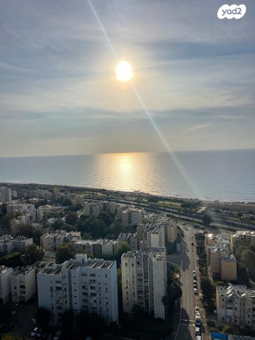 גג/ פנטהאוז, יציאת אירופה תש"ז, קרית שפרינצק, חיפה