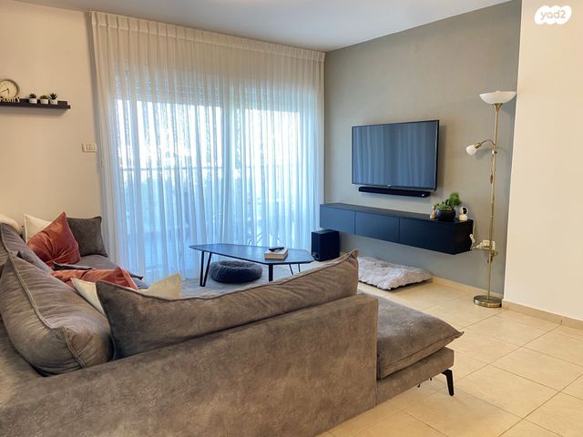 דירה, מנחם בגין, נווה גנים, קרית מוצקין