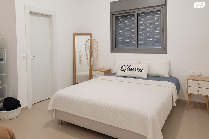 דירת גן, אודם, אבני חן, חריש