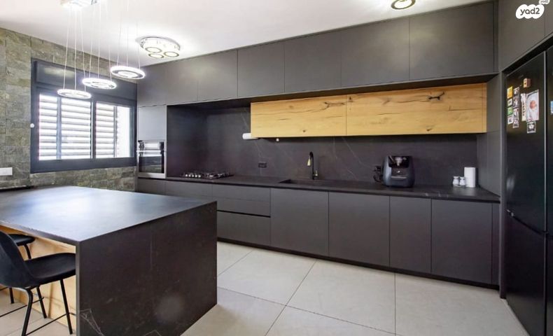 דירה, הכרמל, יבנה