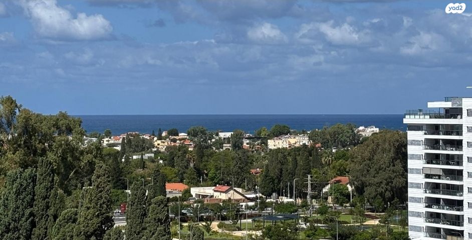 גג/ פנטהאוז, אריק שרון, נהריה