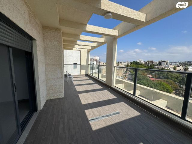 גג/ פנטהאוז, כיכר בני ברית, בית וגן, קרית אתא