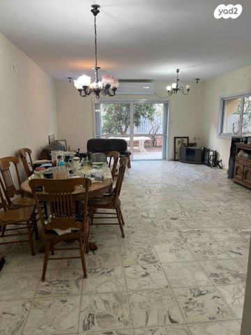 בית פרטי/ קוטג', הסנפיר, נווה ים, ראשון לציון