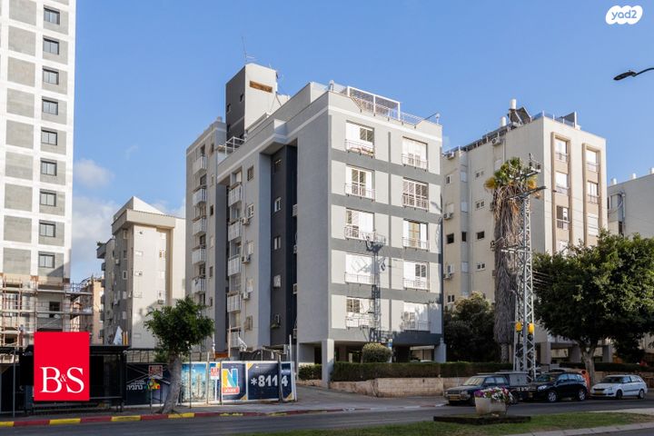 שדרות חיים וייצמן 108