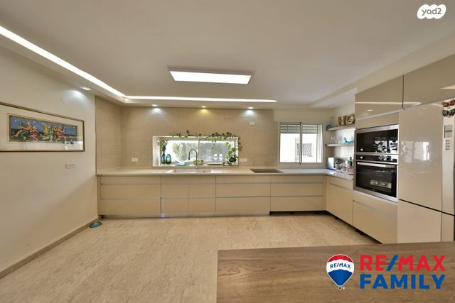 דו משפחתי, בנימין 2, מרכז העיר, סביניה, הוותיקה, קרית ביאליק