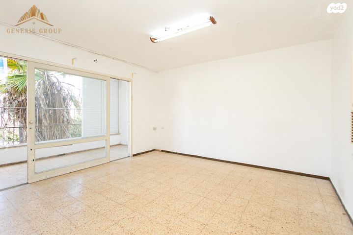 דירה, שדרות טרומפלדור, נווה שאנן, חיפה