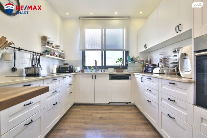 גג/ פנטהאוז, הפלוגות, קרית חיים מזרחית, חיפה