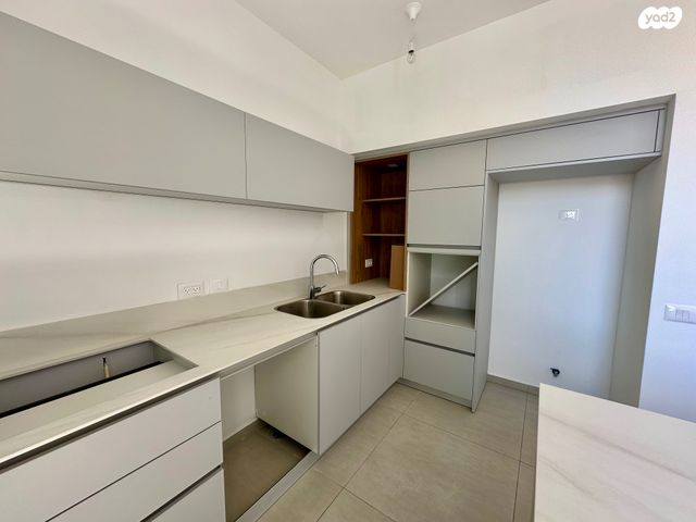 דירה, תרצה אתר, נווה זמר, רעננה