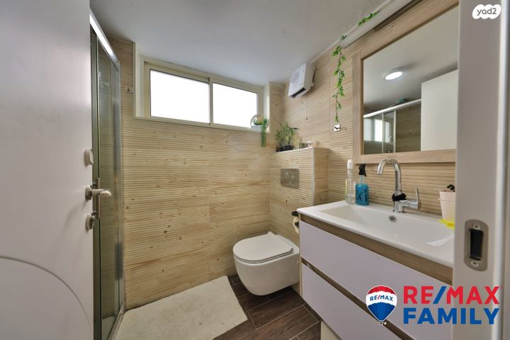 דו משפחתי, בנימין 2, מרכז העיר, סביניה, הוותיקה, קרית ביאליק