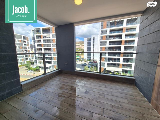 דירה, החותרים, טירת כרמל