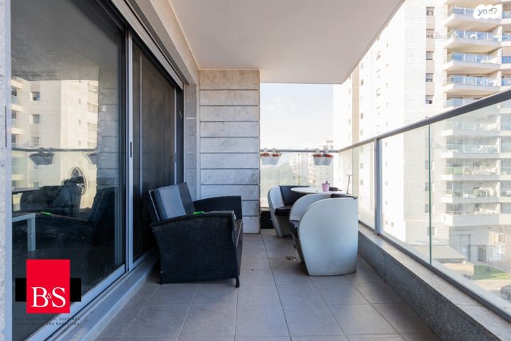 דירה, שדרות טום לנטוס, קרית השרון, נתניה