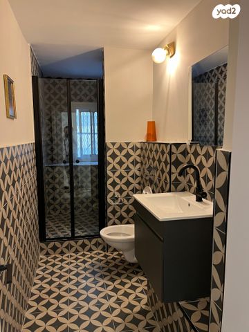 דירה, אחד העם, חיפה