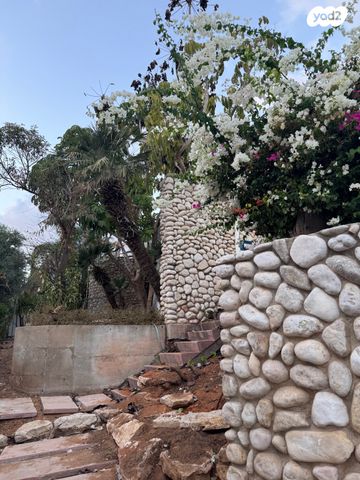 בית פרטי/ קוטג', דילה רינה יוסף 12, שיכון דן, נווה דן, תל אביב יפו