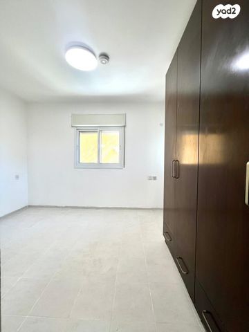 דירה, הלוטם, רמות יצחק, נשר