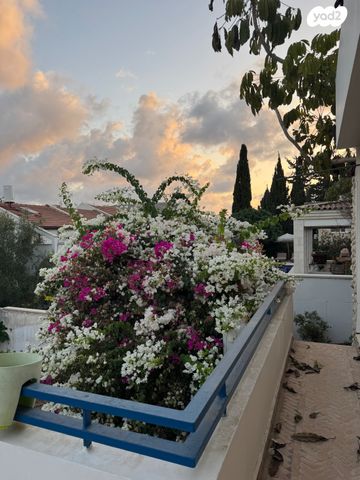 בית פרטי/ קוטג', דילה רינה יוסף 12, שיכון דן, נווה דן, תל אביב יפו