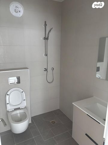 טריפלקס, צופים, צופים