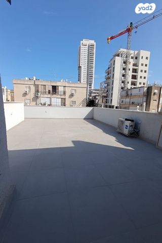 דופלקס, שדרות הצנחנים 3, נגבה, רמת גן