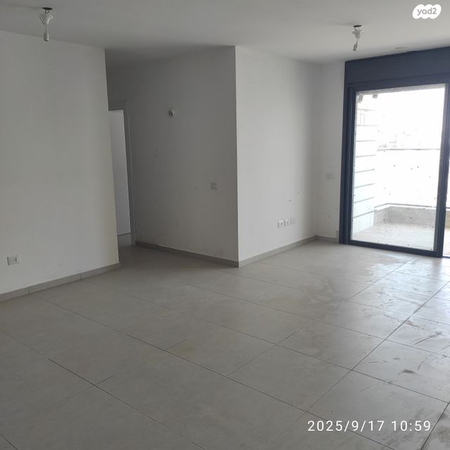 דירה, יפה ירקוני, פסגות אפק, ראש העין