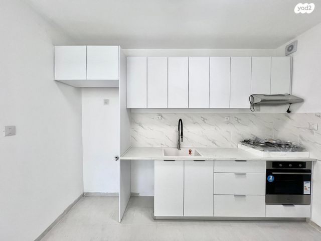 דירה, הלוטם, רמות יצחק, נשר