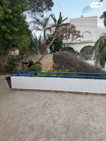 בית פרטי/ קוטג', דילה רינה יוסף 12, שיכון דן, נווה דן, תל אביב יפו