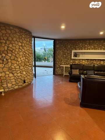 בית פרטי/ קוטג', דילה רינה יוסף 12, שיכון דן, נווה דן, תל אביב יפו