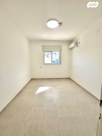 דירה, הלוטם, רמות יצחק, נשר