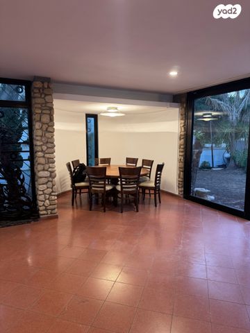 בית פרטי/ קוטג', דילה רינה יוסף 12, שיכון דן, נווה דן, תל אביב יפו