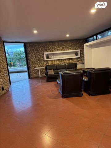 בית פרטי/ קוטג', דילה רינה יוסף 12, שיכון דן, נווה דן, תל אביב יפו