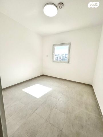 דירה, הלוטם, רמות יצחק, נשר