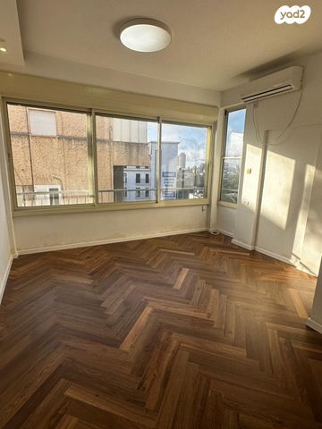 קליניקות, שדרות מוריה, אחוזה, חיפה