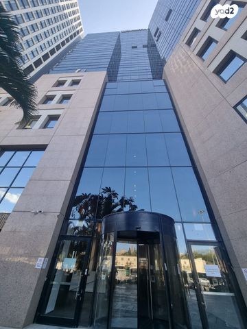 דרך מנחם בגין 158