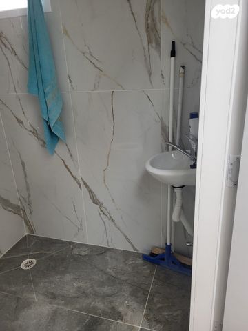 חנויות/ שטח מסחרי, רוטשילד, רמב"ם, ראשון לציון