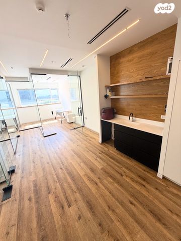 משרדים, הנגר 24, אזור תעשיה נווה נאמן, הוד השרון