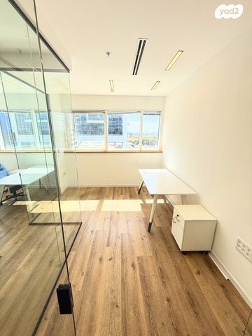 משרדים, הנגר 24, אזור תעשיה נווה נאמן, הוד השרון