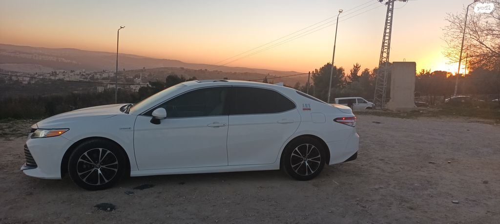 טויוטה קאמרי