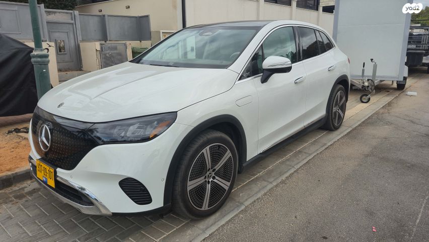 מרצדס-בנץ EQE SUV