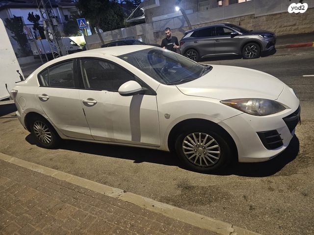מודעת רכב מאזדה 3