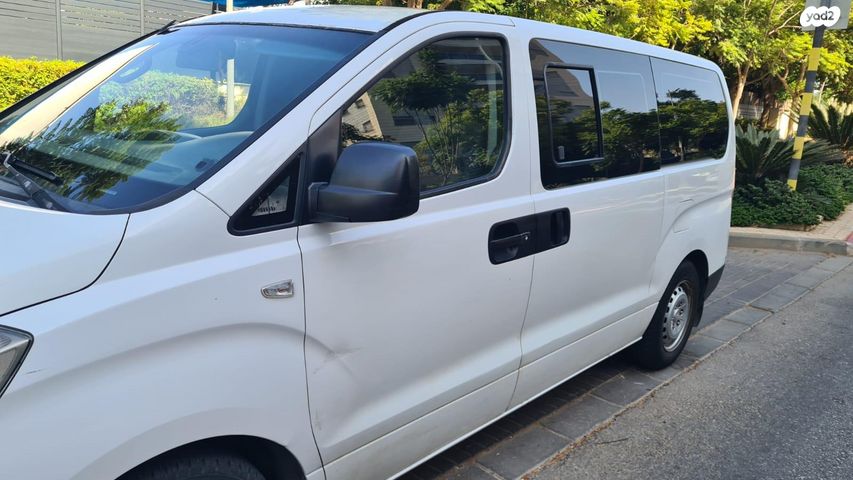 יונדאי H-1 / i800