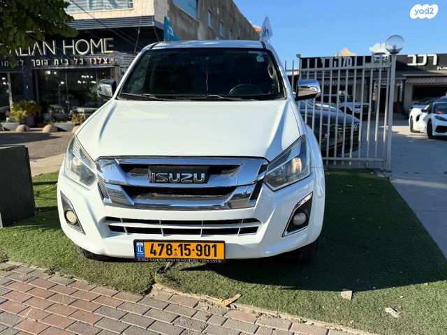 איסוזו די-מקס