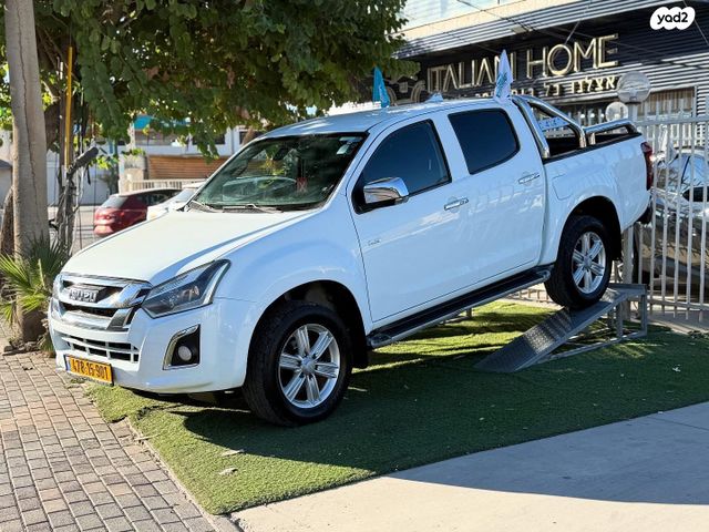 איסוזו די-מקס