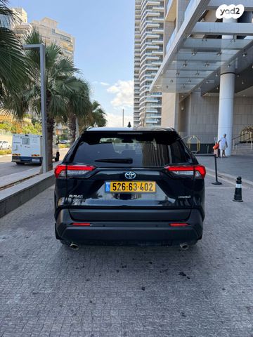 טויוטה RAV4